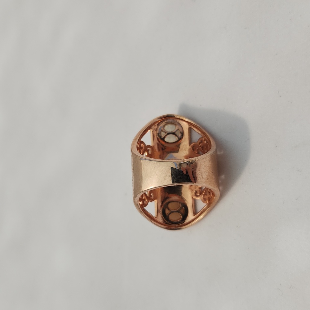Size 9 ring - Picture 3 of 3